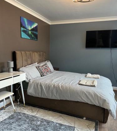 Amazing Ground Floor one bedroom apartment Forest Road