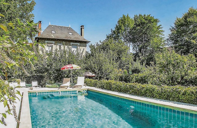 Amazing home in Terrasson-Lavilledieu