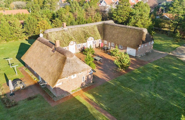 Amazing home in Blåvand with WiFi