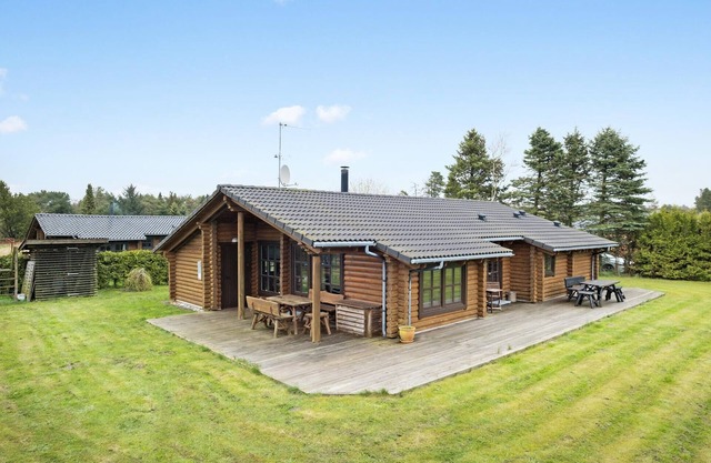 Amazing home in Fjerritslev with WiFi