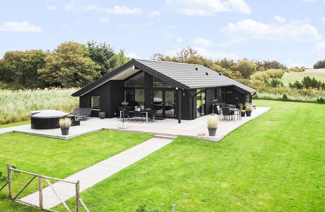Amazing home in Fjerritslev