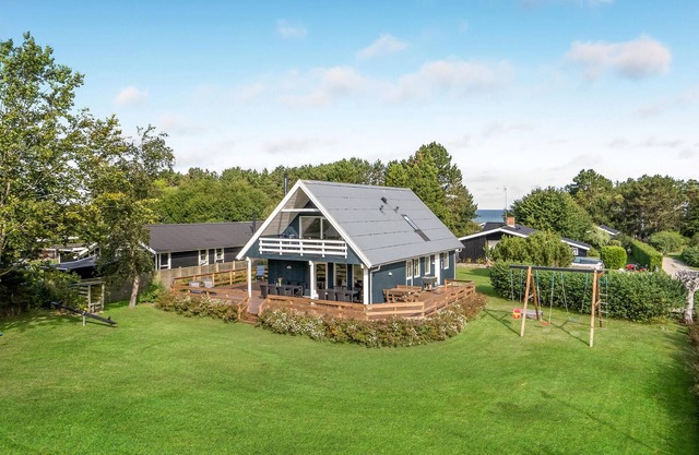 Amazing home in Glesborg with sauna