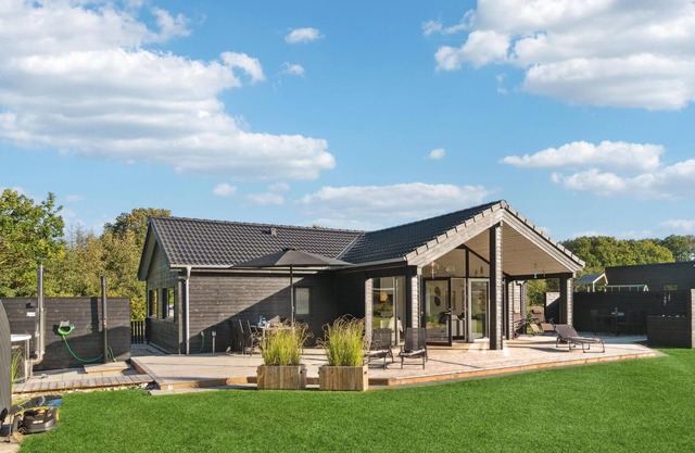Amazing home in Glesborg with WiFi