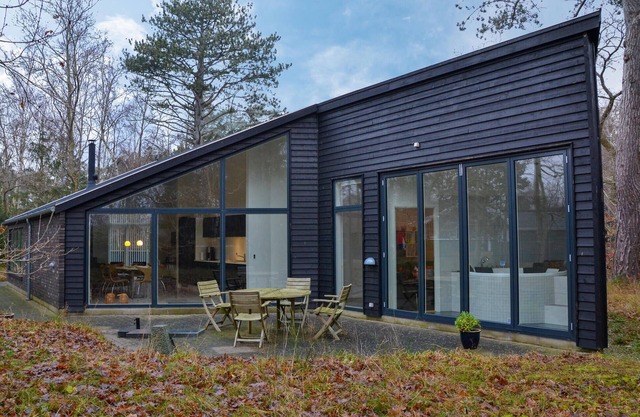 Amazing home in Græsted with kitchen