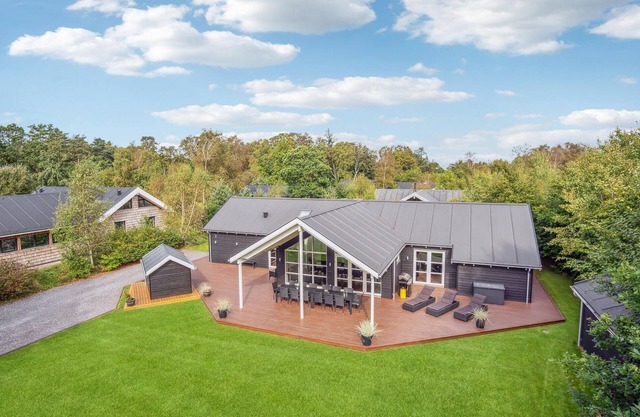 Amazing home in Grenaa with kitchen