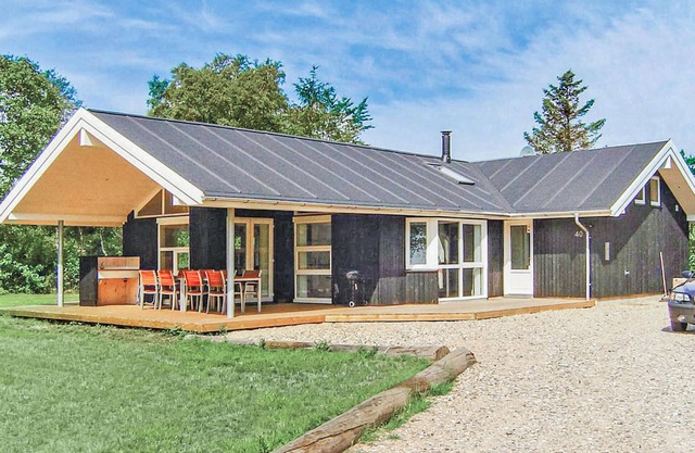 Amazing home in Hadsund
