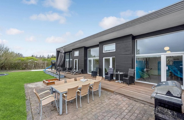 Amazing home in Hemmet with sauna