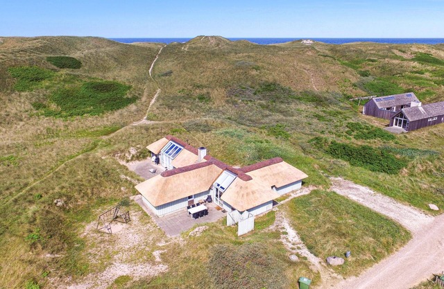 Amazing home in Hvide Sande with WiFi