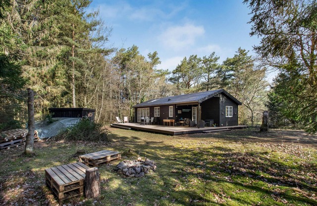 Amazing home in Nexø with kitchen