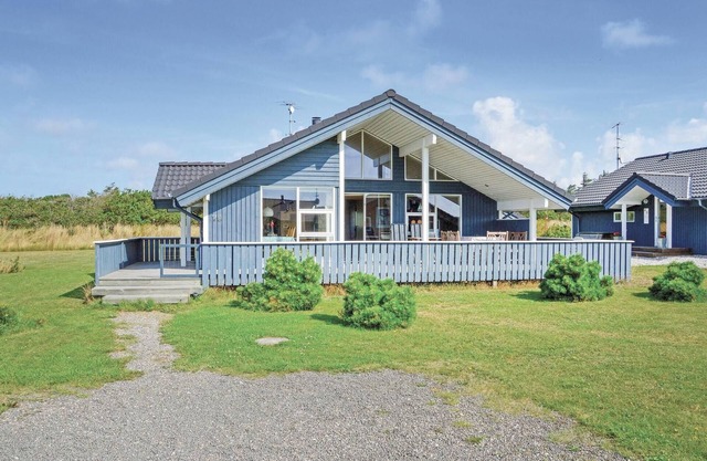 Amazing home in Ringkøbing with kitchen