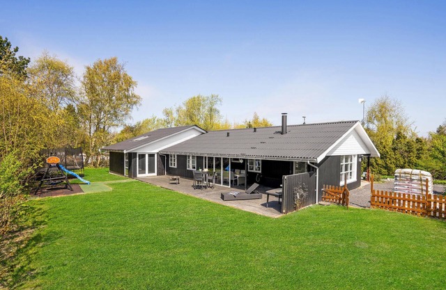 Amazing home in Rødby with sauna