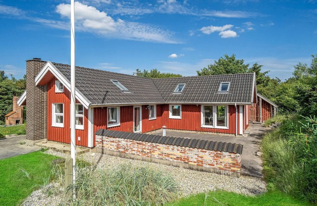 Amazing home in Skjern with kitchen