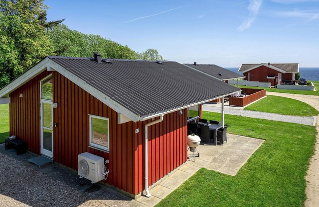 Amazing home in Sydals with WiFi