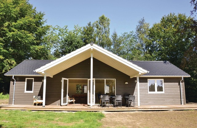 Amazing home in Tikøb with WiFi