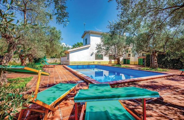 Amazing home in Tocco da Casauria