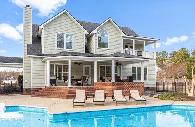 Amazing Home w/Huge Pool, Game Tables, Movie room, and More!