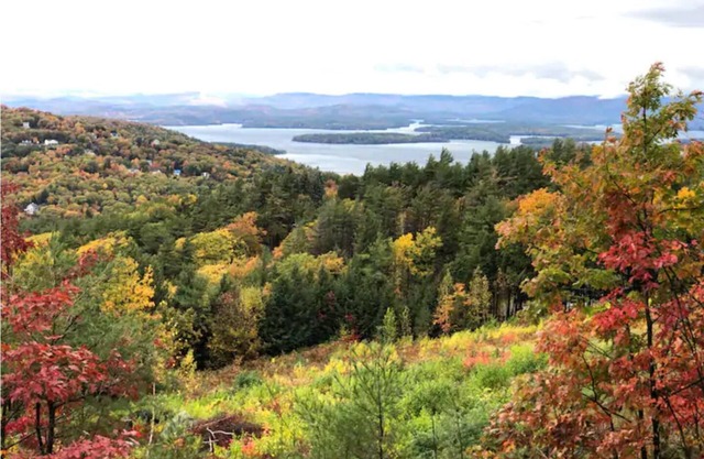 Amazing Lake & Mountain views Gunstock Ski Chalet.