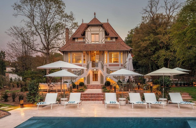 Amazing Luxury Villa with Padel, Pool, Jacuzzi. Near Deauville - Villa des Rêves