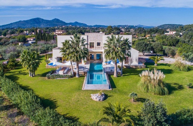 Amazing Mallorca Villa | Villa Scorpius | 6 Bedrooms | Spacious Furnished Sun.