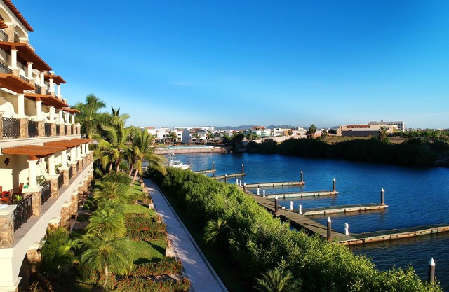 Amazing Marina and Golf Residence in paradise