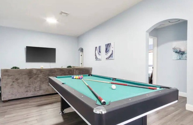 Amazing Miami Home HOT-TUB/PINGPONG/POOL TABLE/BBQ/hammock/bonfire/