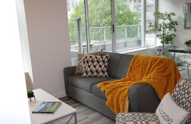 Amazing & Modern! Beautiful & Quiet View! Best location Downtown w/Free Parking