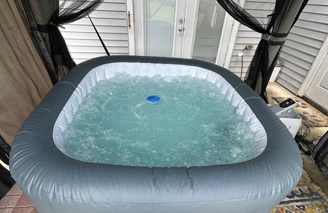 Amazing "NEW" Cottage Hot Tub Minutes To Beaches - Coastal Comfort Awaits