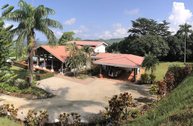 Amazing Ocean & Mountain views! Pool! Private cook/cleaning included!