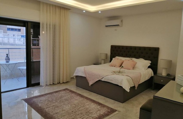 Amazing one Bedroom Apartment in Amman,Elwebdah 3
