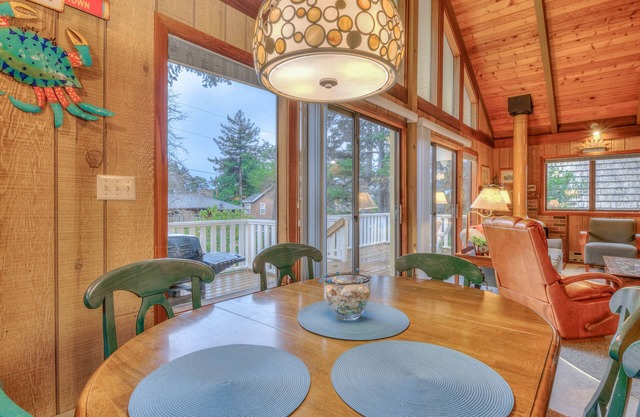 Amazing Place! Two-Bedroom Manzanita Chalet a Simple Stroll to the Beach!