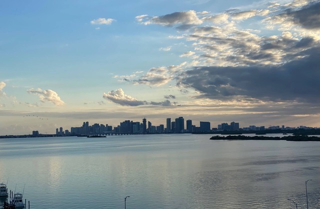 Amazing smart apartment in Miami with free Parking
