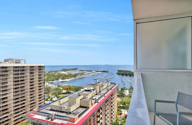 Amazing Studio - Walking Distance to Cocowalk