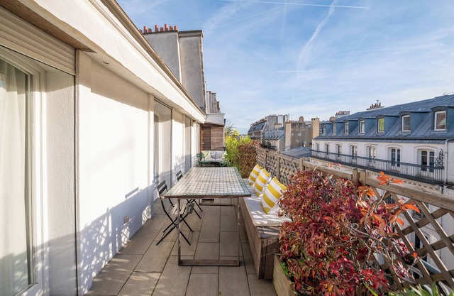 Amazing Terrasse View 2 BD Apartment - République