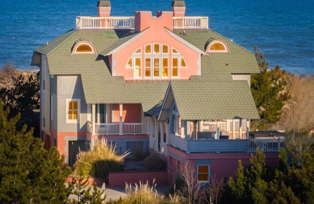 Amazing Views! Oceanfront! Private Heated Pool, Rec. room, Hot tub, elevator. Gated buck Island c.