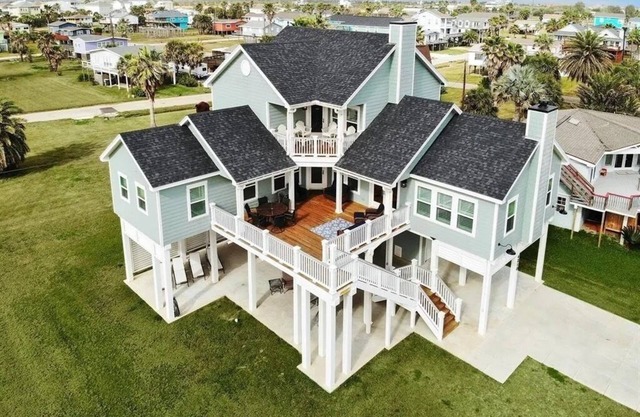 Amazing views of the gulf from the decks. Welcoming open floor plan.