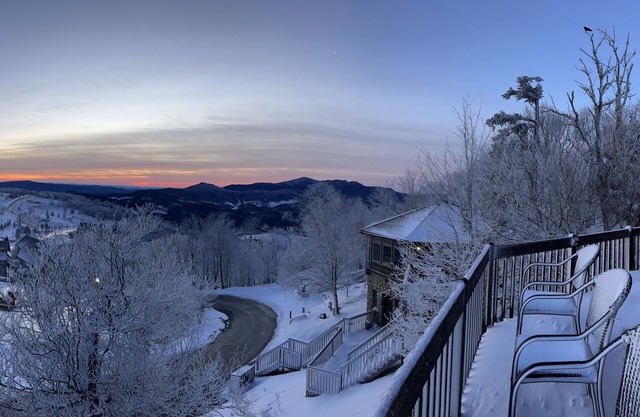Amazing Views of Beech Mountain, Walk to Ski Slopes!