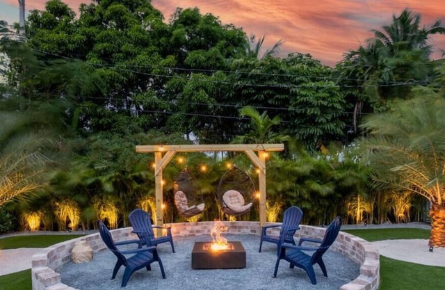 Amazing Villa w/a Ping-Pong+Fire Pit & Terrace w/TV