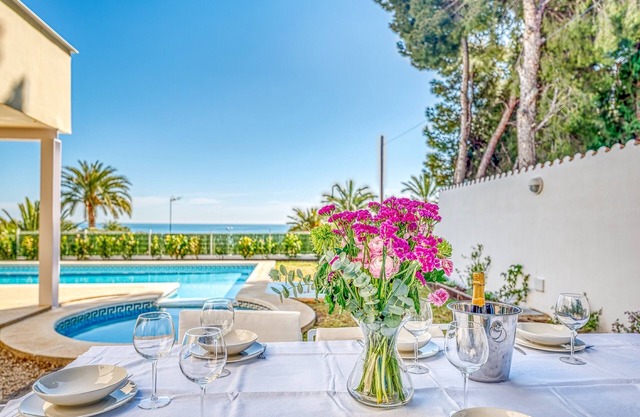 Amazing Villa with pool and sea views