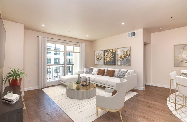 Americana @ Brand Condo