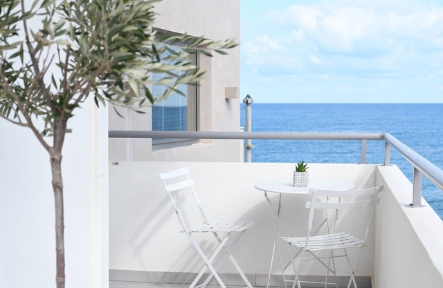 Ammos Suite, Griechenland