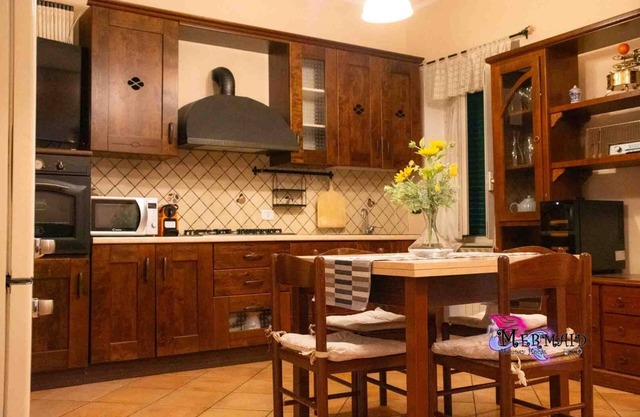 Ampio appartamento a poca distanza dal mare! Adatto per coppie e gruppi di amici