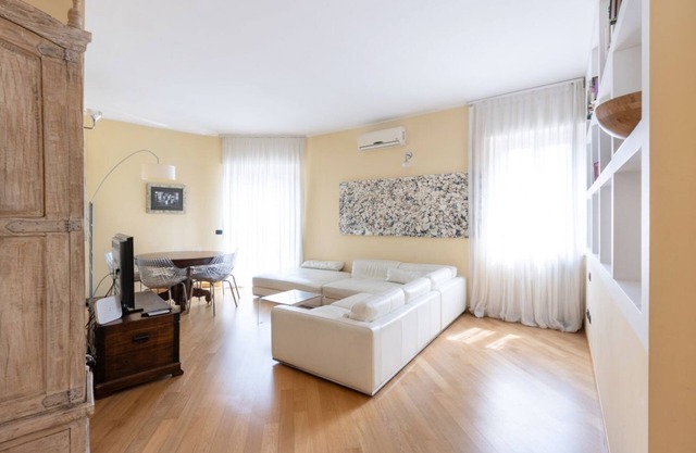 Ampio Trilocale in zona Solari - Mirable PM