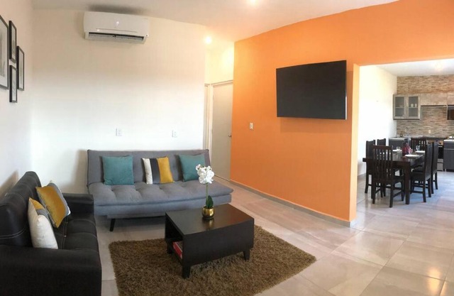 Amplio y moderno departamento, con estacionamiento