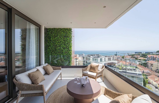 An amazing apartment with Ocean and Estoril view