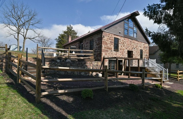 An old mill from the 1800`s has been renovated into a Mill House with three Suites - two with private entrances
