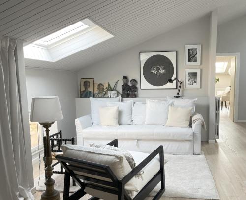 Angolo 19 - A cozy attic in the city center with lift