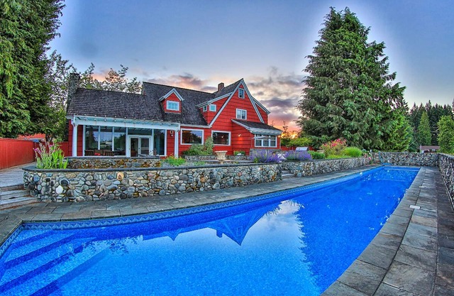 Animal Sanctuary, Horses, Pool, Spa, Small Weddings