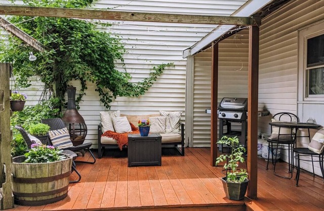 Antique 3 bdrm Home near Downtown Salem, MA. Dog-Friendly