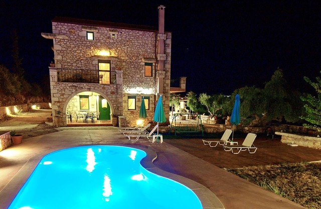 Antonios pool & barbecue villa