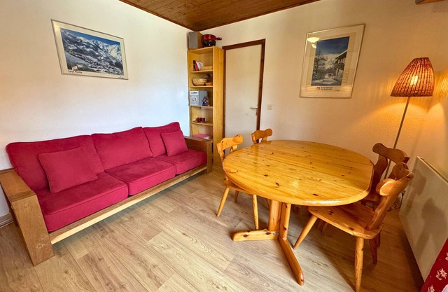 Apartment for 5, 48m², 2 bedrooms, ski-in/ski-out, with WiFi